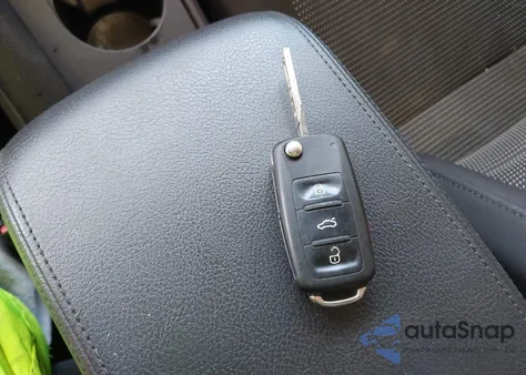 2017 Volkswagen Passat 1.8T S z USA, uszkodzony, nr VIN 1VWAT7A38HC078417